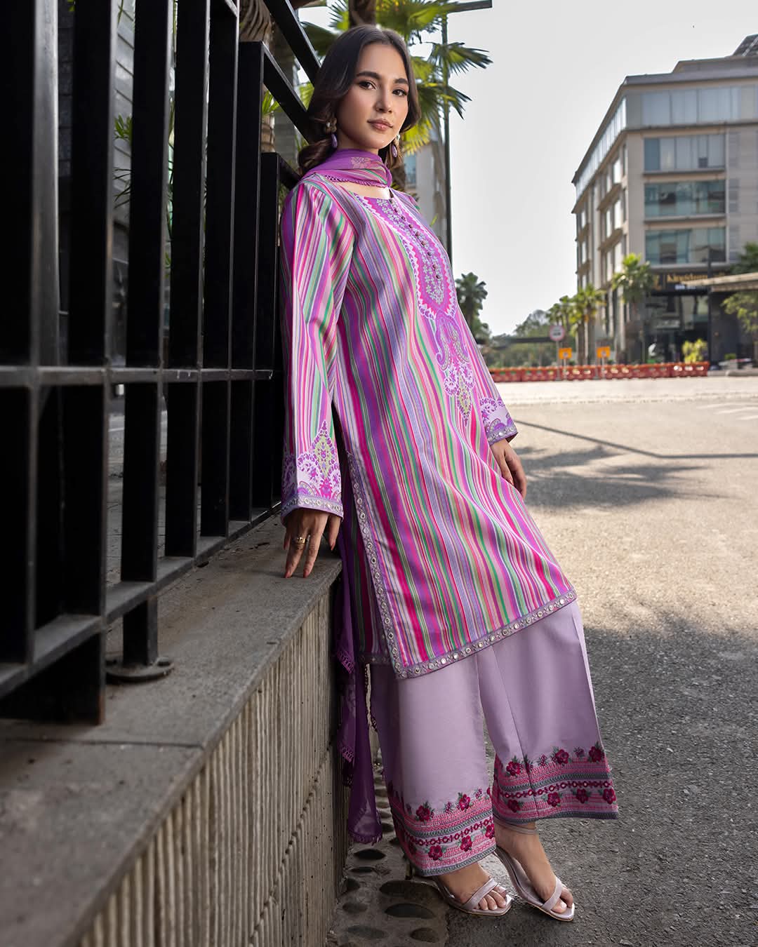 Silk Finish Lawn